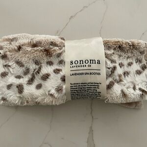 NWT Lavender Spa Booties in Arctic Circle Faux Fur by Sonoma Lavender Co.